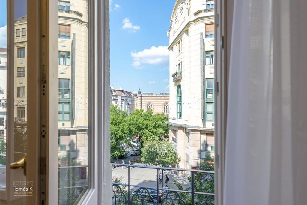 Apartament Bpr The Golden Astoria With Balcony And A/C Budapeszt Zewnętrze zdjęcie