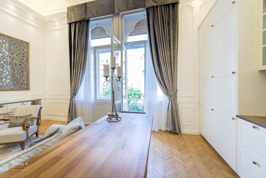 Apartament Bpr The Golden Astoria With Balcony And A/C Budapeszt Zewnętrze zdjęcie